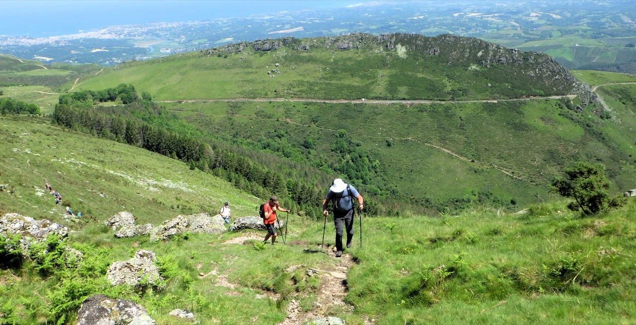 LA RHUNE DE COL EN COL DEPUIS SARE