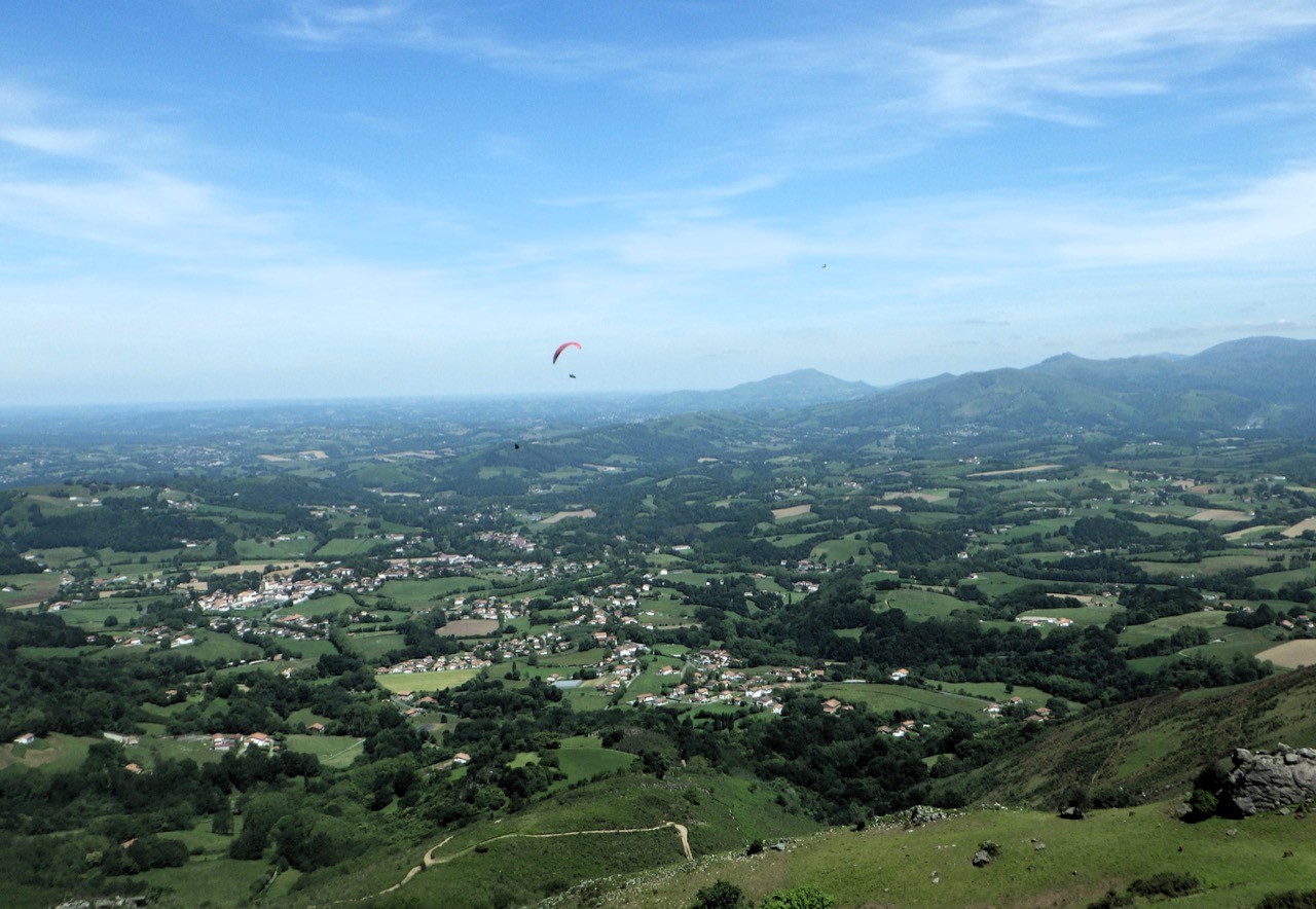 LA RHUNE DE COL EN COL DEPUIS SARE